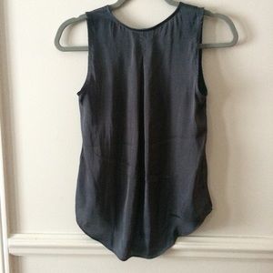 Banana Republic Tops - ⚡️2/$20⚡️BR Satin top EUC Banana Republic Tops - ⚡️2/$20⚡️BR Satin top EUC
